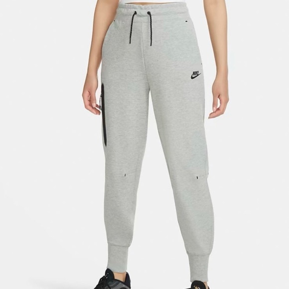 Nike Pants - ✔️NWT✔️ NIKE Sportswear Tech Fleece Joggers